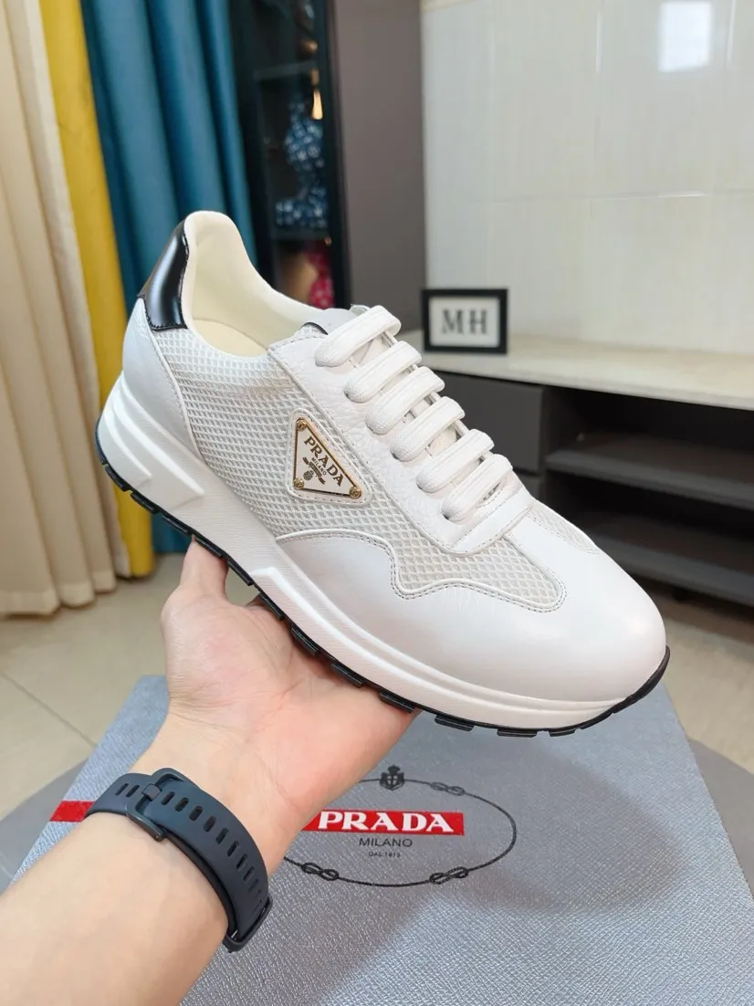 Men's shoes 💰580🌹🌹High-quality new Prada counters are launched simultaneously. The new men's shoes and 😘fabrics are selected from imported mesh and glue-spraying technology. Imported cowhide lining. 👍🏿High-end☄️Open-molded non-slip rubber outsole, exquisite lines, simple and elegant, comfortable and high-end for leisure travel. Code number: 38 to 44